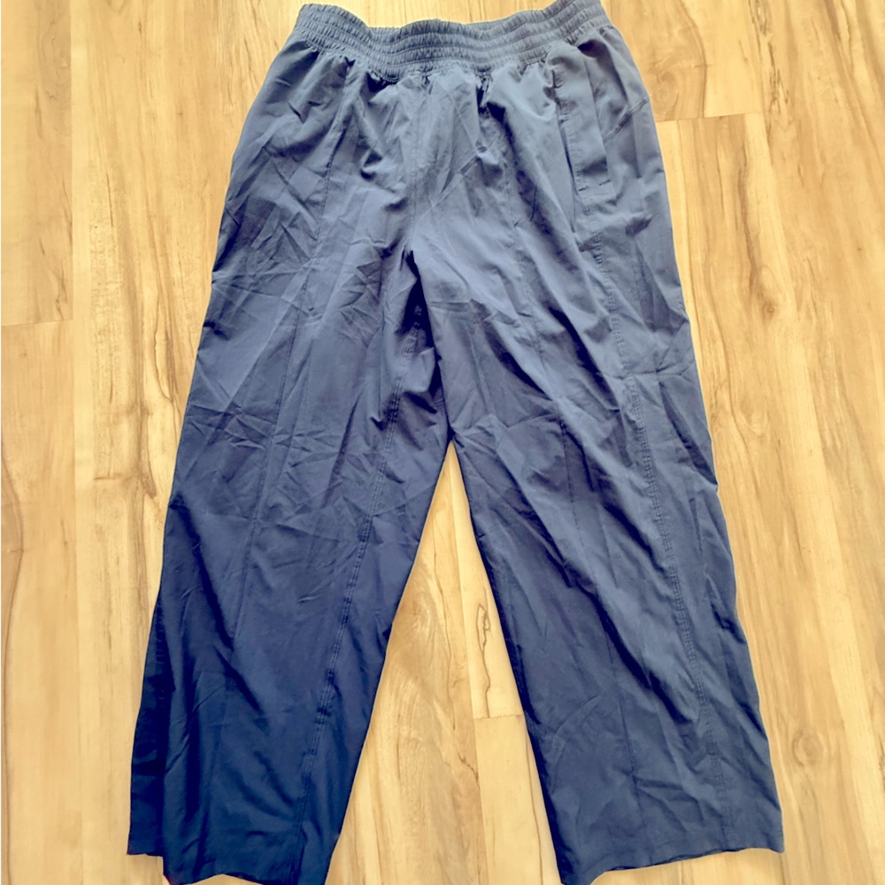 Lululemon high rise cropped pants navy 6